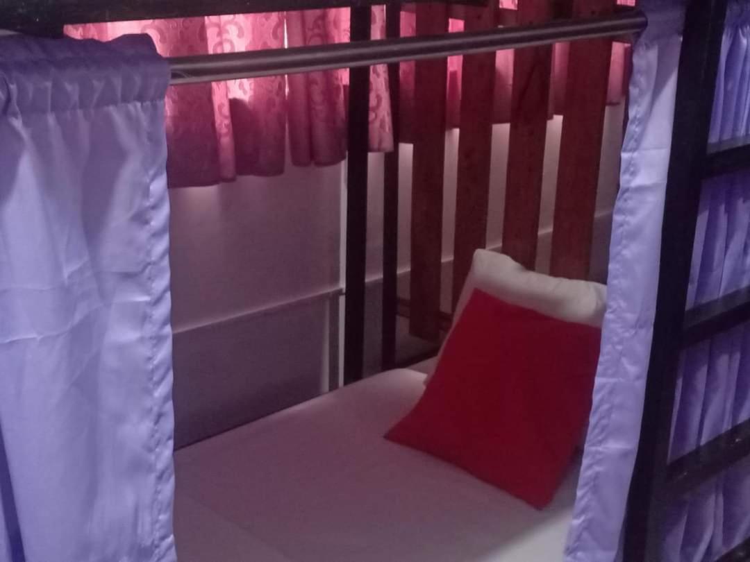 Lojed Sean Bed And Space Pasay Eksteriør billede