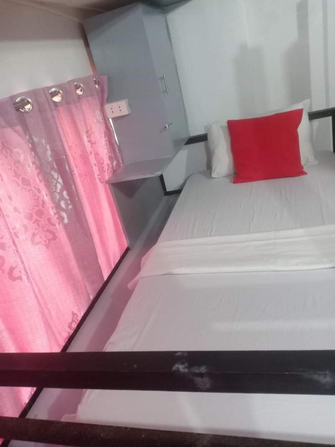 Lojed Sean Bed And Space Pasay Eksteriør billede